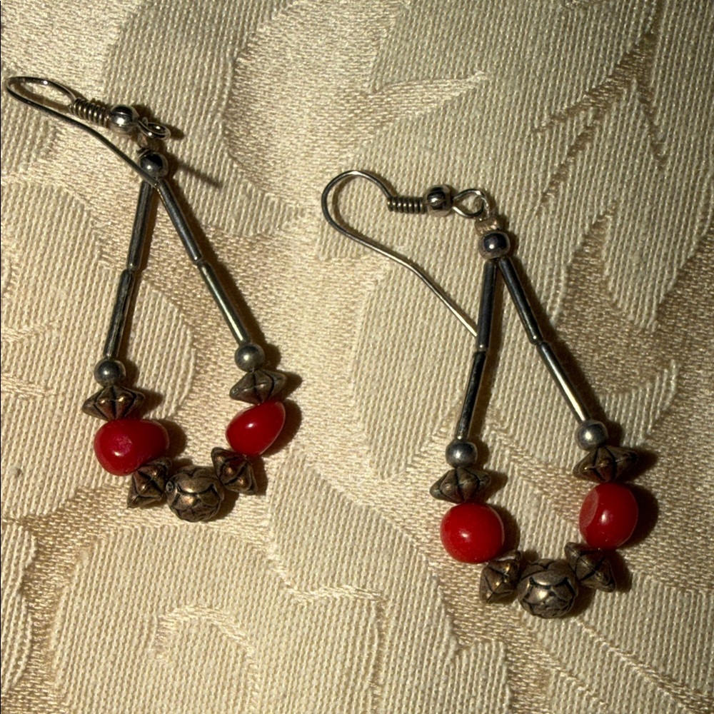 Elegant Red and Silver Dangle Earrings - Picture 2 of 2